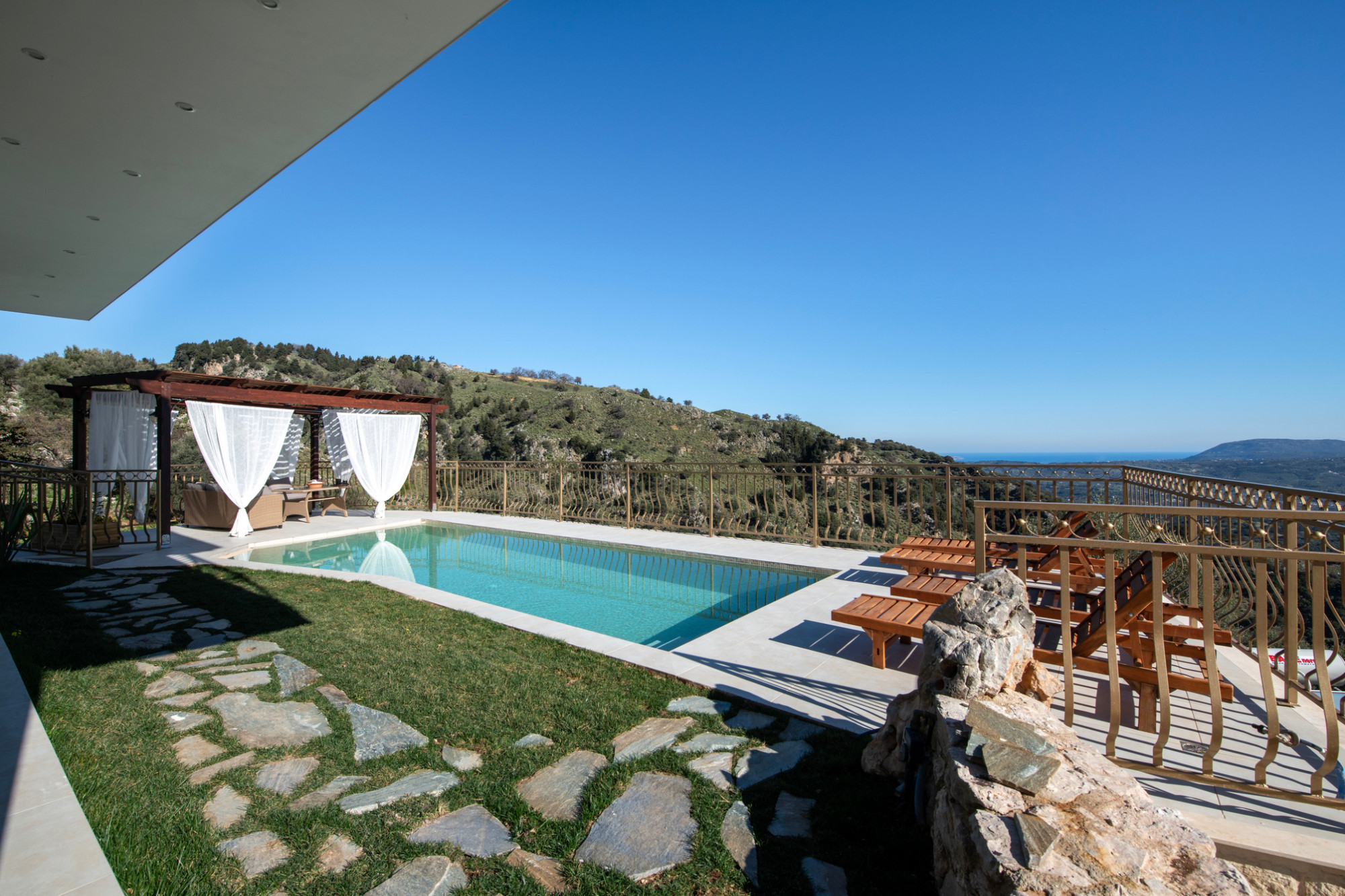 Geroulios Kastro Villa Complex 